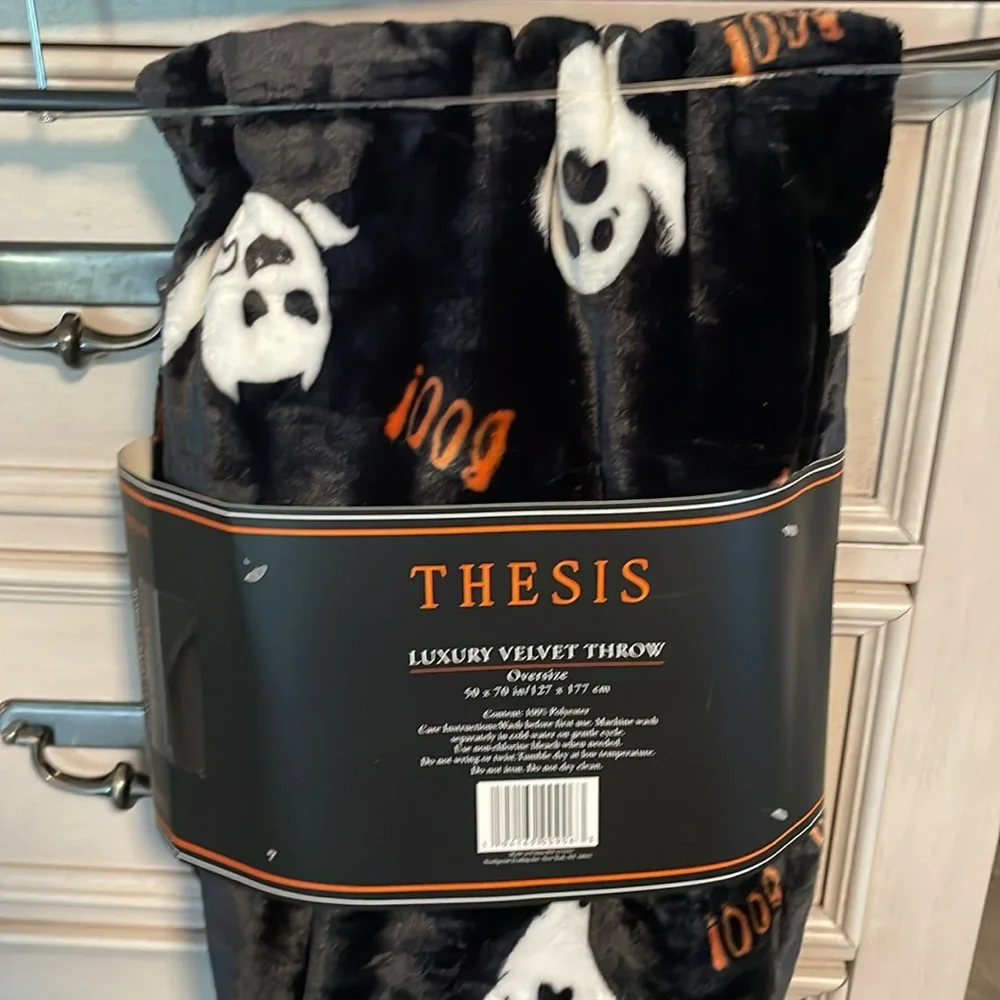 Halloween Boo Ghosts Luxury Velvet Oversized Throw Blanket. New cozy decor - Picture 2 of 5
